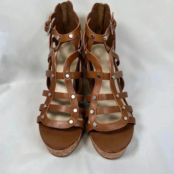 Marc Fisher Farlow Size 9.5 Wedge Platform Sandals Heels Rivets - Picture 2 of 7
